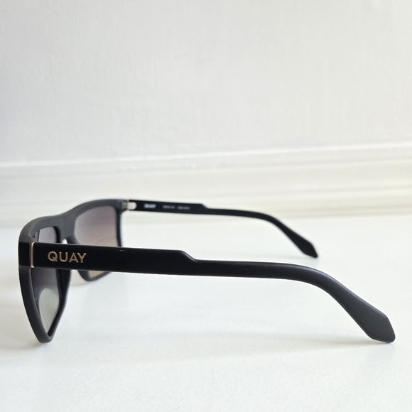 New Quay Level Up Matte Black Frame / Navy Polarized Lens Sunglasses Unisex NWOT - Picture 8 of 11